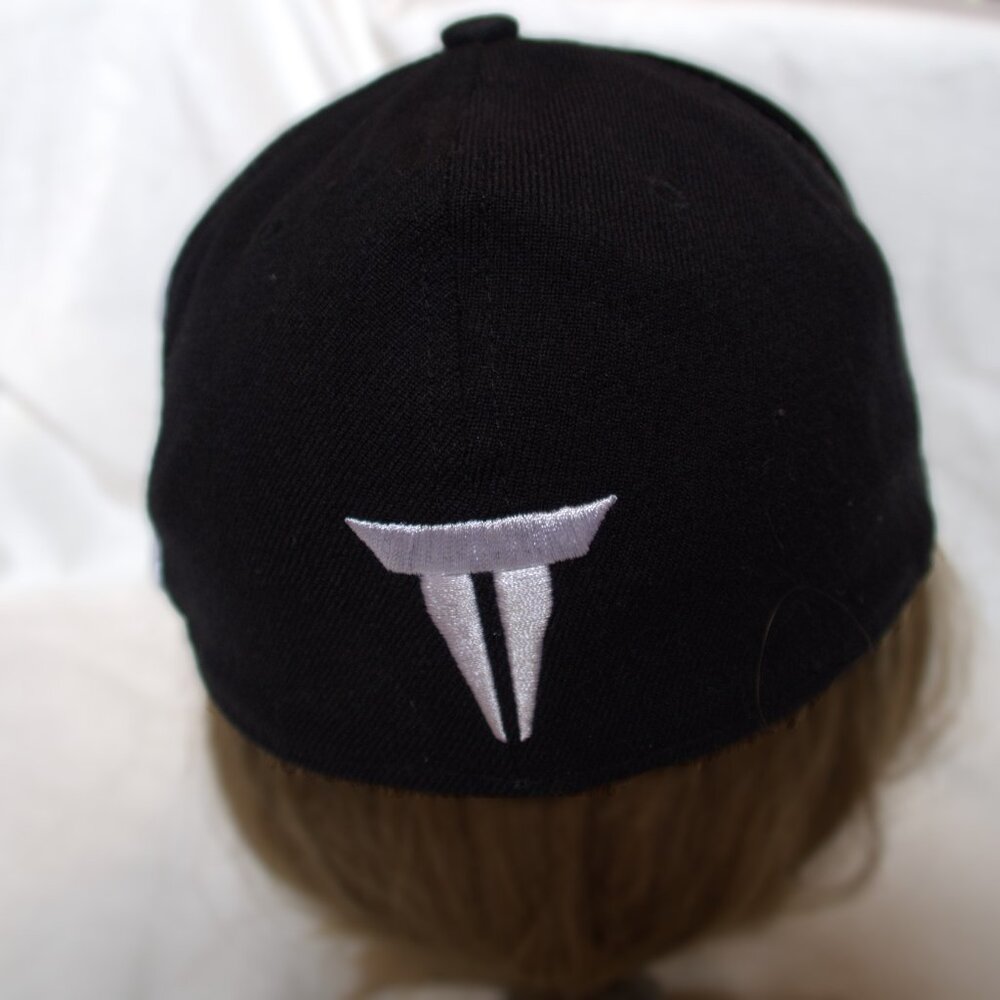 Throwdown | Cursive Lettering Snapback Hat - Picture 4 of 5
